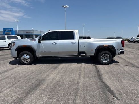 Used 2022 GMC Sierra 3500 Denali w/ Denali Ultimate Package AWD/4WD image 8