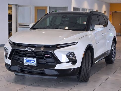 Certified 2023 Chevrolet Blazer RS w/ Driver Confidence II Package AWD/4WD image 4