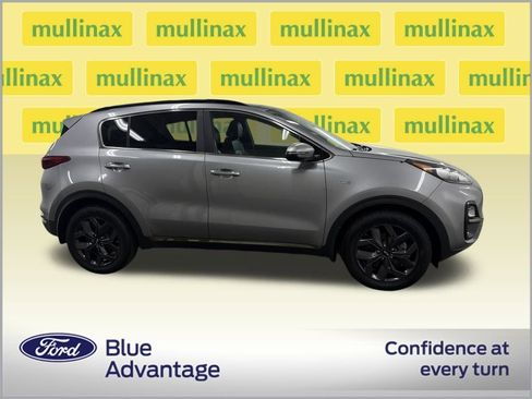 Used 2020 Kia Sportage S w/ S Sunroof Package image 2