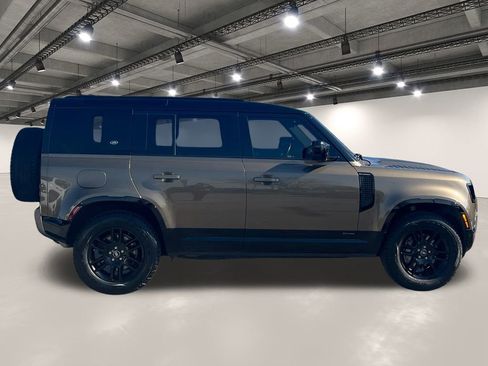 Used 2021 Land Rover Defender 110 X-Dynamic SE image 17