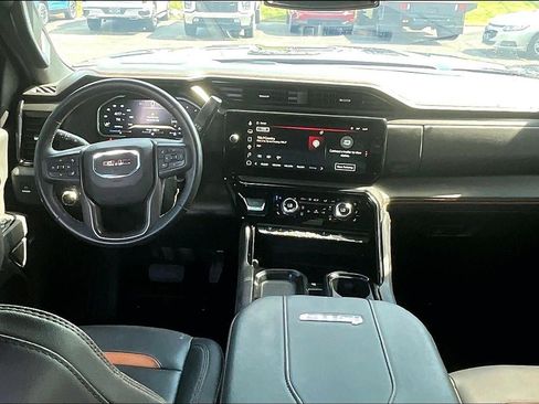 Used 2026 GMC Sierra 2500 AT4 AWD/4WD image 5