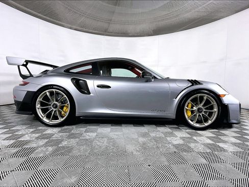 Used 2018 Porsche 911 GT2 RS RWD image 8