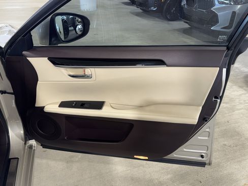 Used 2016 Lexus ES 350 w/ Accessory Package 2 image 11