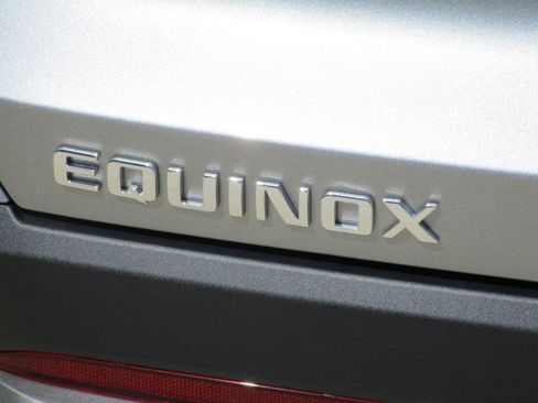 New 2026 Chevrolet Equinox LT w/ Convenience Package II image 9