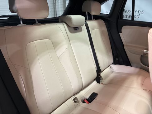 Used 2025 Mercedes-Benz GLA 250 4MATIC image 32