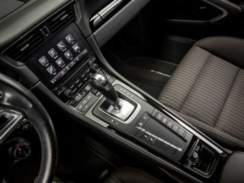 Certified 2018 Porsche 911 Carrera T RWD image 31