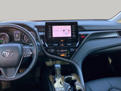 Used 2021 Toyota Camry SE FWD image 7