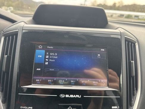 Used 2019 Subaru Crosstrek 2.0i AWD/4WD image 17