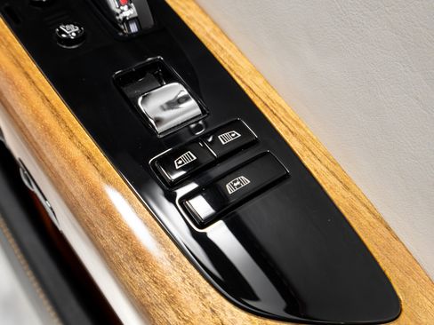 Used 2019 Rolls-Royce Phantom Sedan image 31