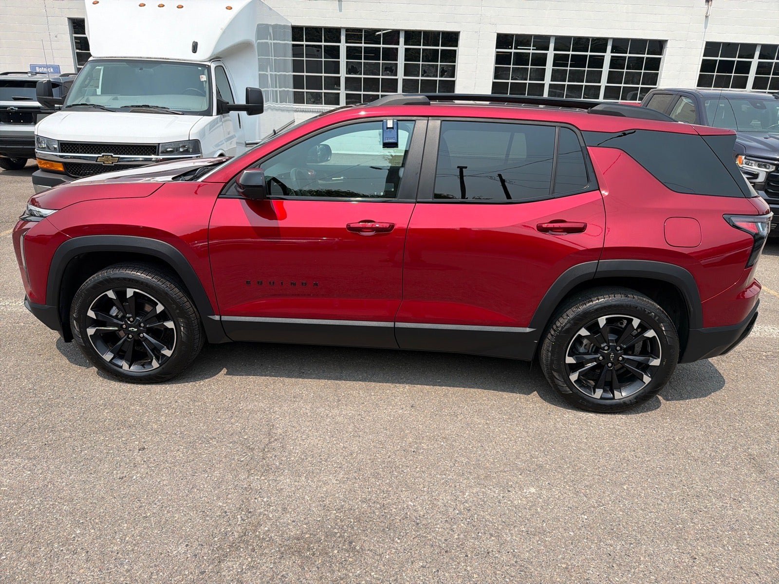 Used 2025 Chevrolet Equinox RS w/ Safety and Technology Package AWD/4WD image 1