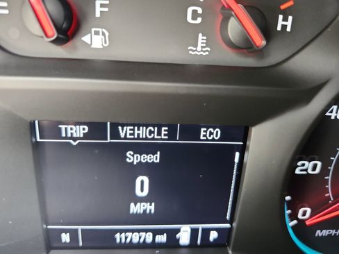 Used 2018 Chevrolet Equinox LT image 31