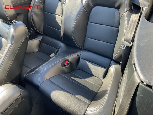 Used 2022 Ford Mustang Premium image 19