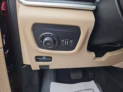Used 2021 Jeep Grand Cherokee L Limited AWD/4WD image 28