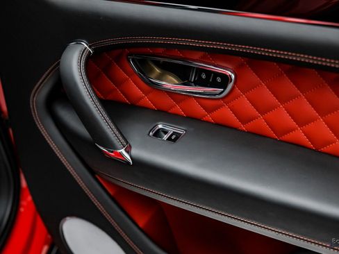 Used 2019 Bentley Bentayga image 90