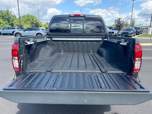 Used 2014 Nissan Frontier SL w/ SL Moonroof Package AWD/4WD image 20