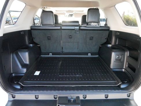 Used 2021 Toyota 4Runner SR5 Premium image 18