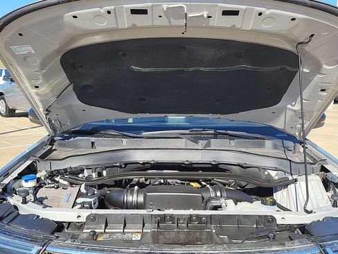 Used 2022 Ford Explorer King Ranch w/ Premium Technology Package image 31