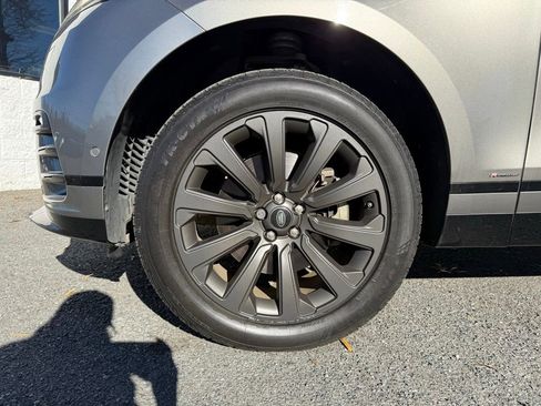 Used 2019 Land Rover Range Rover Velar R-Dynamic SE image 12