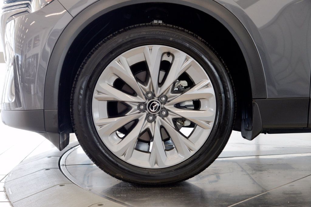 Certified 2026 MAZDA CX-90 Plug-In Hybrid w/ Preferred AWD/4WD image 10