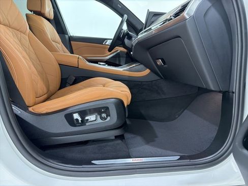 Certified 2024 BMW X7 xDrive40i image 22