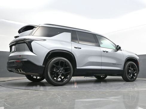 Used 2024 Chevrolet Traverse RS FWD image 49