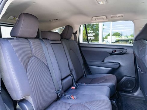Used 2020 Toyota Highlander LE AWD/4WD image 25