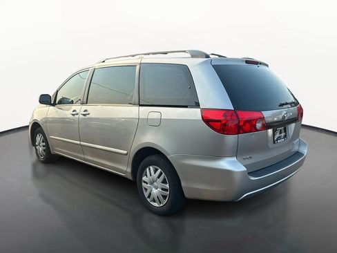 Used 2010 Toyota Sienna CE FWD image 5
