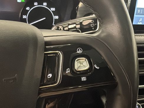 Used 2021 Lincoln Corsair AWD w/ Premium Package image 14
