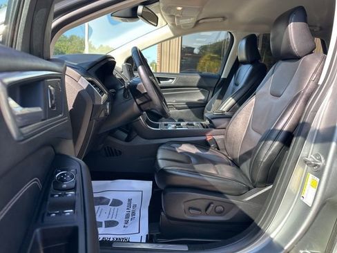 Used 2022 Ford Edge Titanium image 12