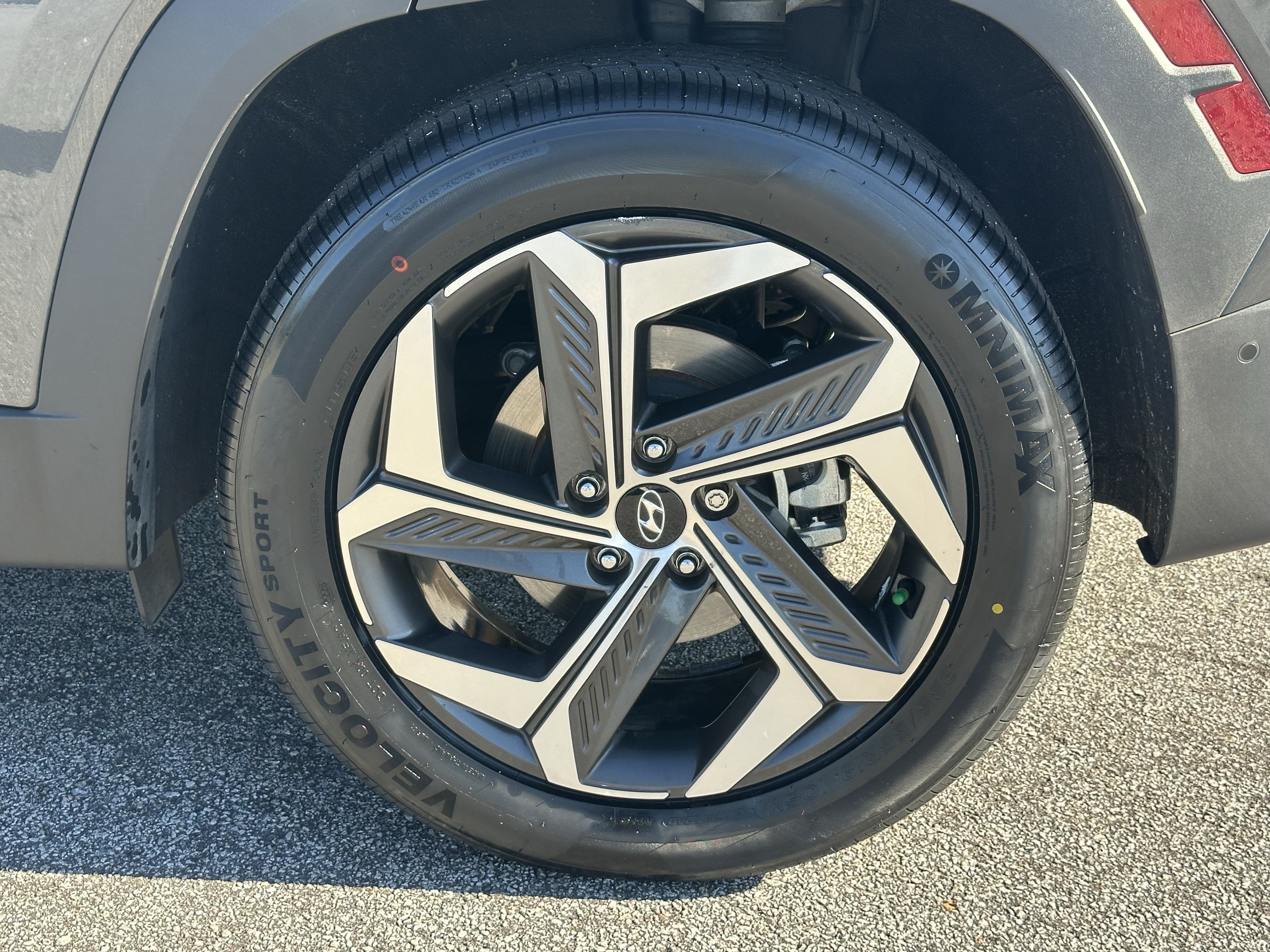 Used 2024 Hyundai Tucson Limited FWD image 17