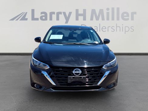 Used 2025 Nissan Sentra SV FWD image 8