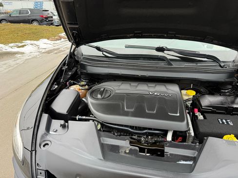 Used 2016 Jeep Cherokee Trailhawk w/ Comfort/Convenience Group image 32