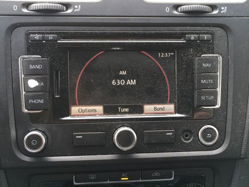 Used 2012 Volkswagen Golf 4-Door FWD image 10