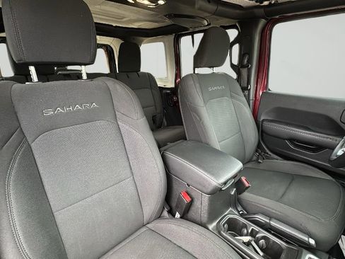 Used 2021 Jeep Wrangler Unlimited Sahara w/ Uconnect 4C Nav & Sound Group image 25