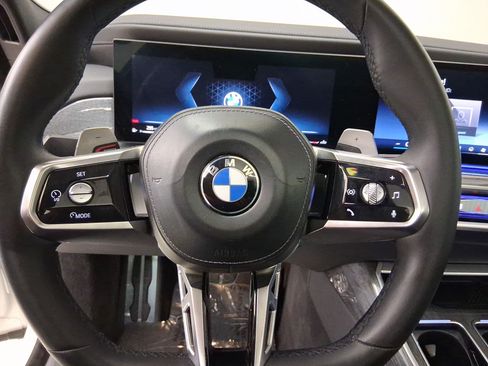 Used 2023 BMW 740i RWD image 11