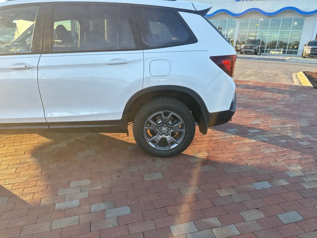 Used 2024 Honda Passport TrailSport image 6