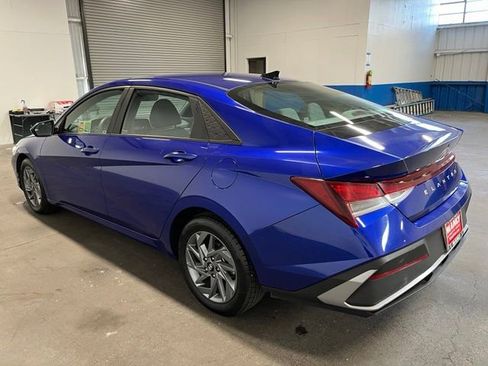 Used 2024 Hyundai Elantra SEL FWD image 5