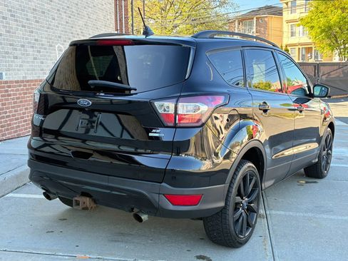 Used 2018 Ford Escape SE w/ SE Sport Appearance Package AWD/4WD image 7
