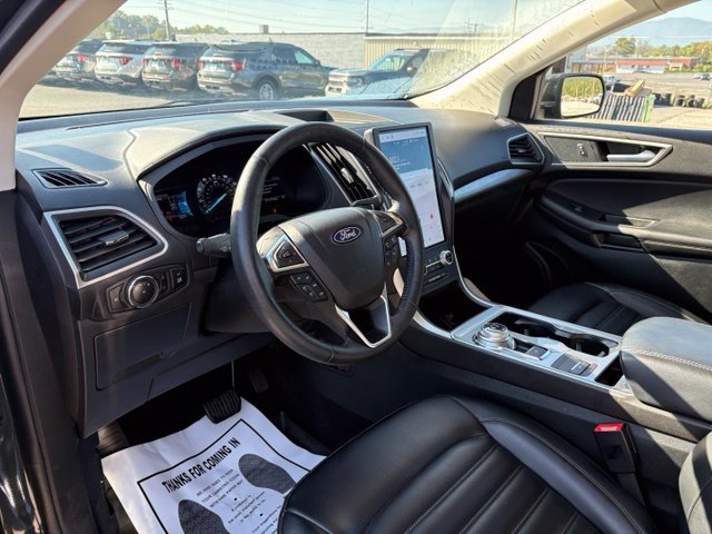 Used 2024 Ford Edge SEL w/ Convenience Package AWD/4WD image 3