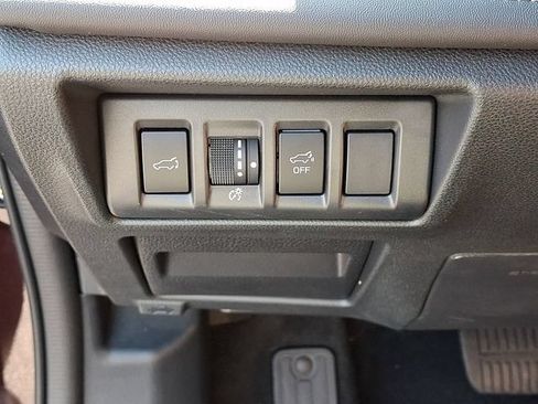 Used 2025 Subaru Outback Limited AWD/4WD image 26