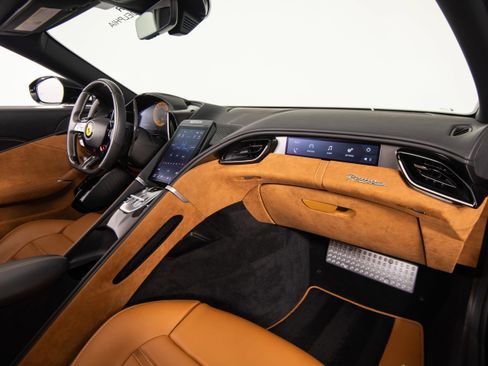 Certified 2024 Ferrari Roma Spider image 17