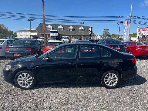 Used 2011 Volkswagen Jetta SE FWD image 4
