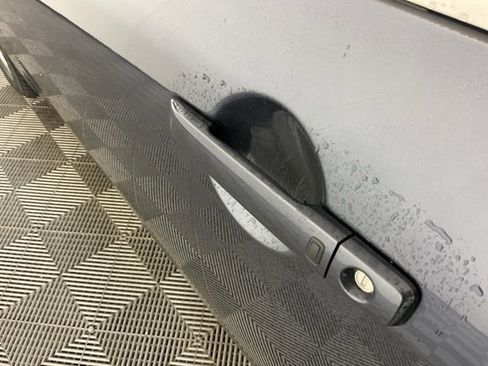 Used 2010 INFINITI G37 Journey w/ Premium Pkg image 11