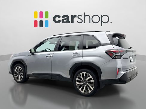 Used 2025 Subaru Forester Touring AWD/4WD image 3