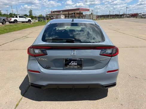 Used 2023 Honda Civic Sport image 4