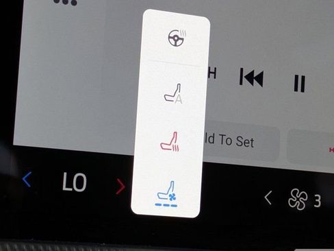 Certified 2025 Ford Explorer Platinum w/ LUX Leather Package image 32