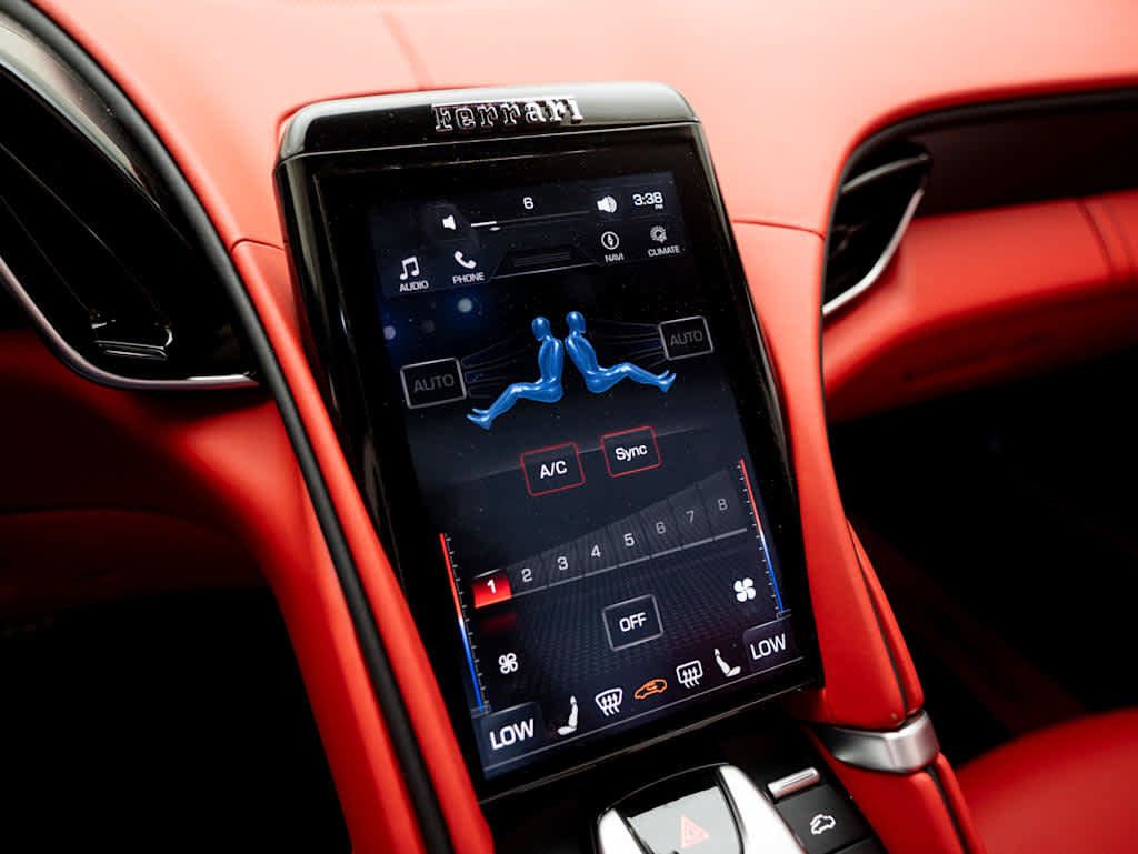 Used 2025 Ferrari Roma Spider RWD image 21