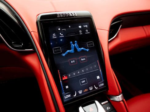 Certified 2025 Ferrari Roma Spider RWD image 21