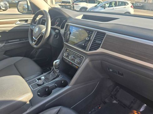 Used 2019 Volkswagen Atlas SE w/ Towing Package image 12