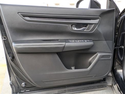 Used 2025 Honda CR-V LX image 11
